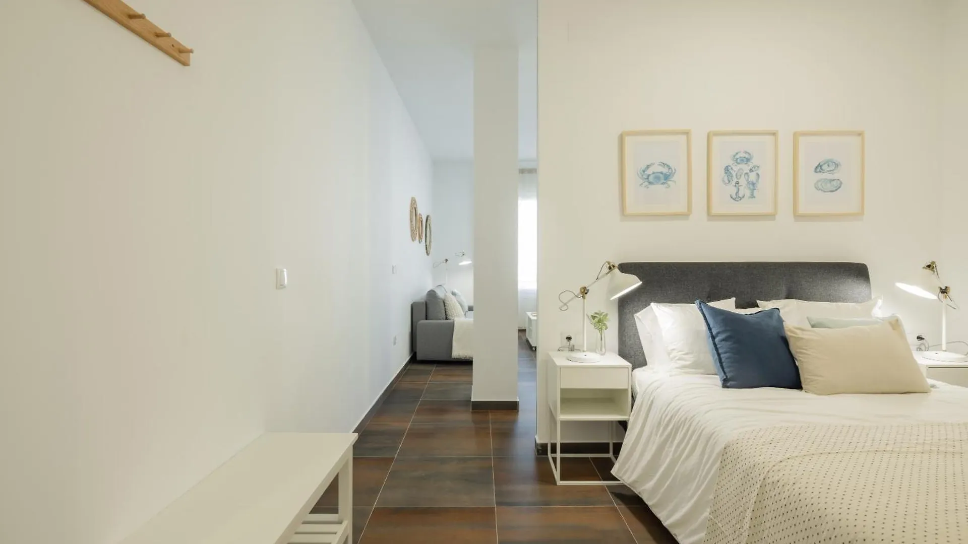 Estudios Y Apartamentos El Antiguo Balneario Ha Cadiz Spain