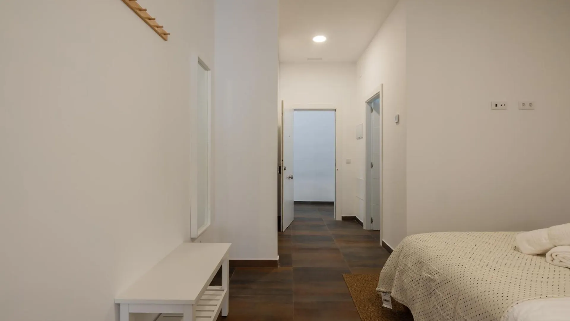 Estudios Y Apartamentos El Antiguo Balneario Ha Cadiz Spain
