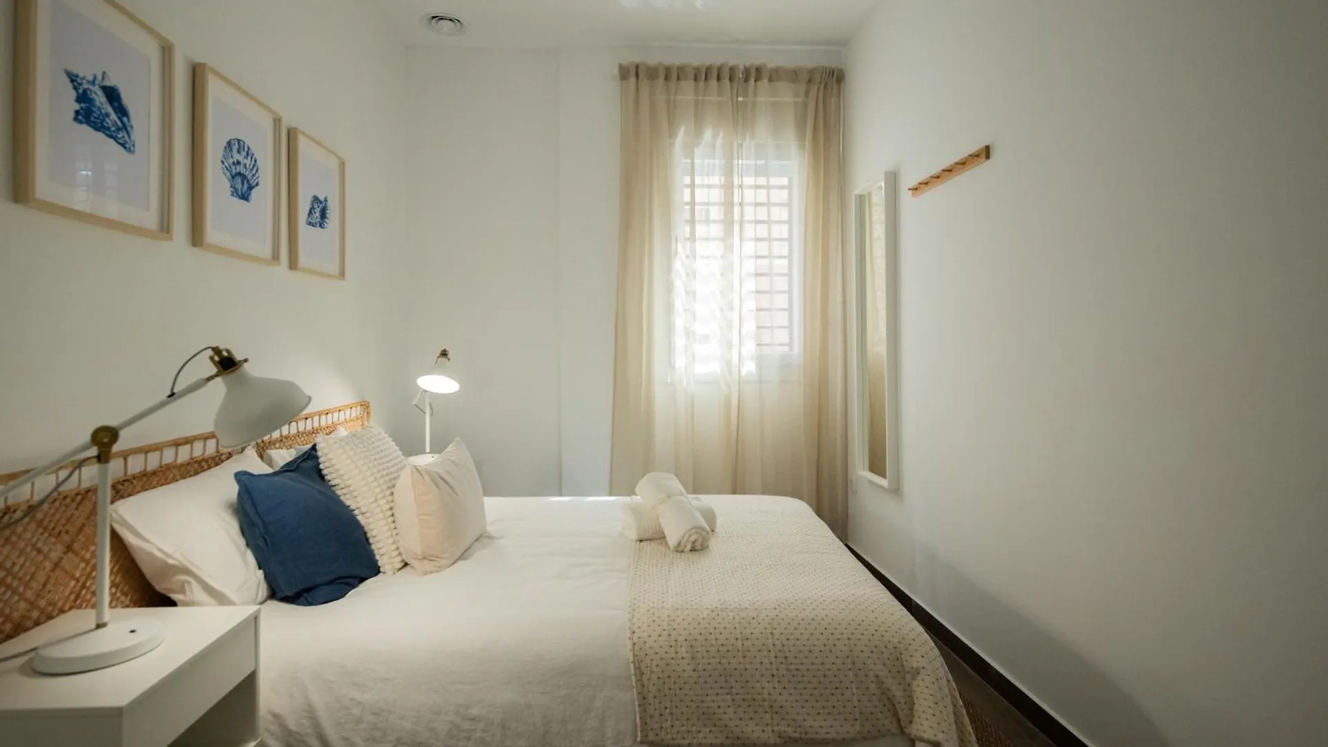 Estudios Y Apartamentos El Antiguo Balneario Ha Cadiz