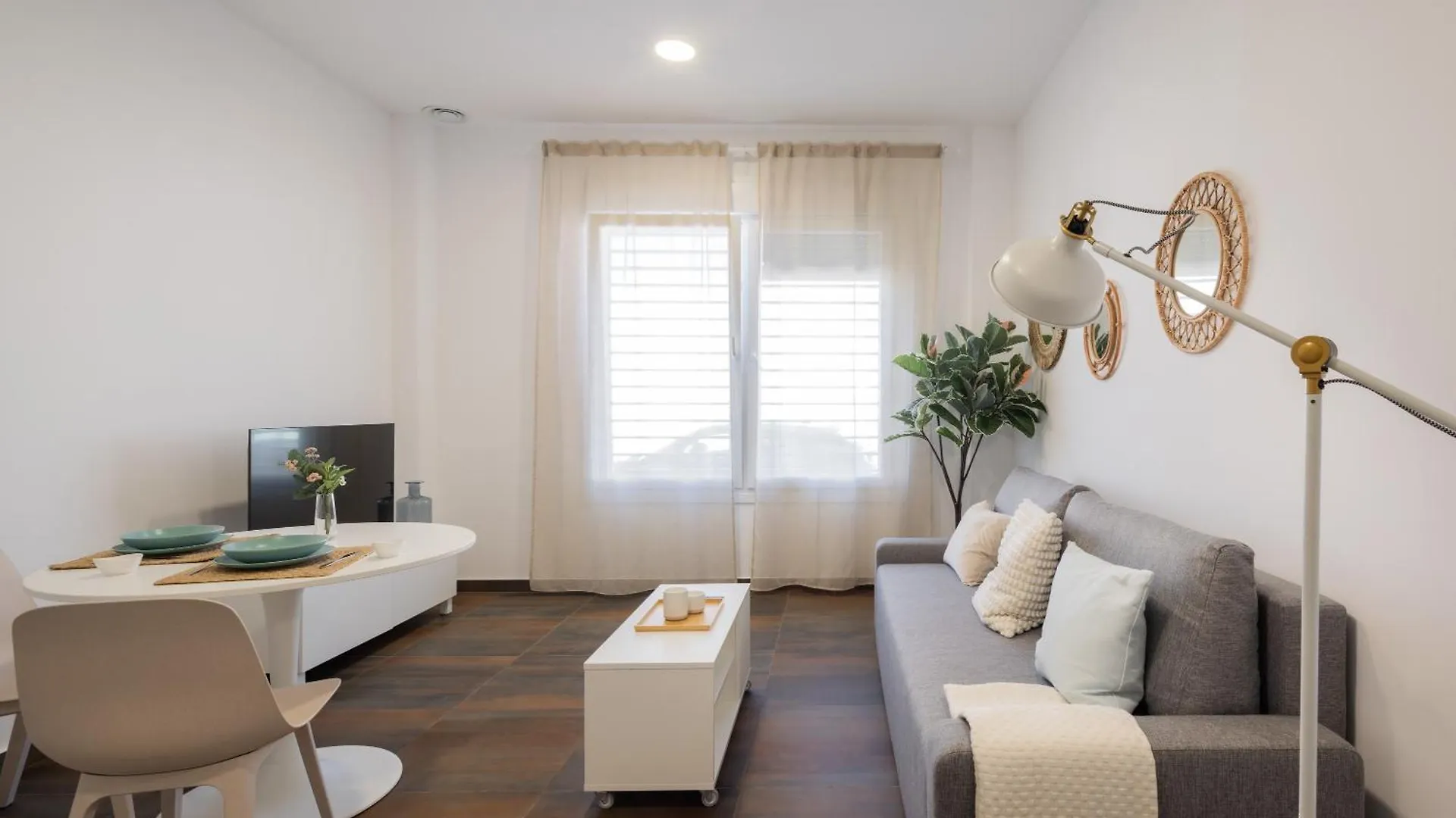 Estudios Y Apartamentos El Antiguo Balneario Ha Cadiz